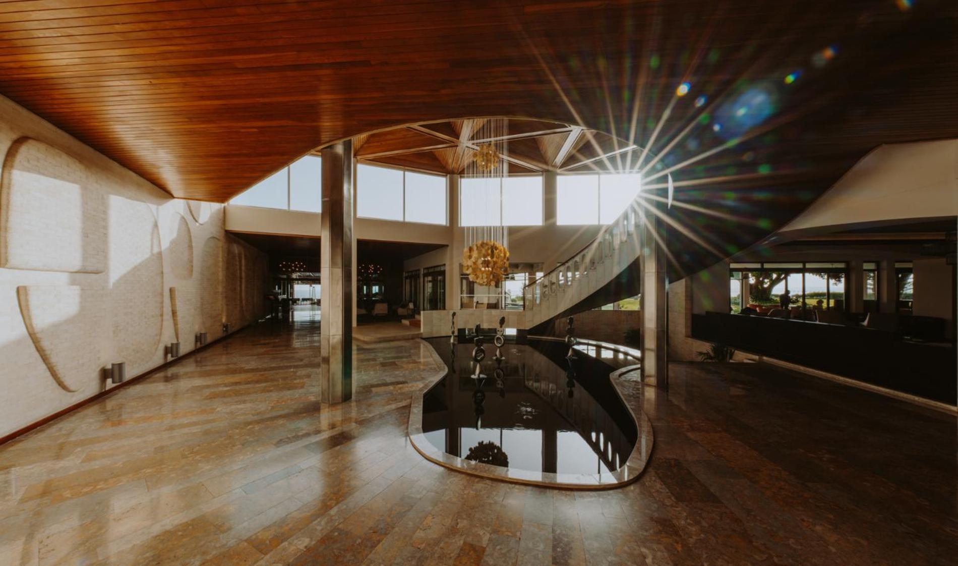 ペスタナ アルボール プライア ビーチ ＆ ゴルフ リゾート ホテル アルヴォル エクステリア 写真 Interior of the hotel