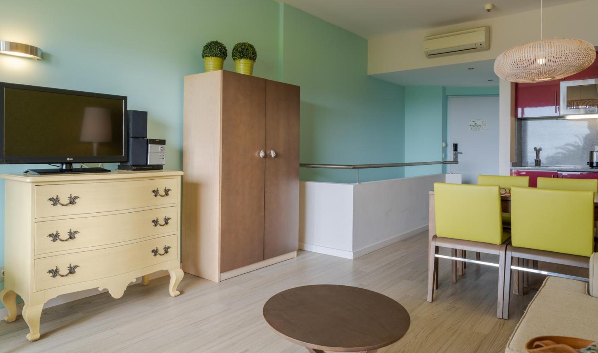 ペスタナ アルボール プライア ビーチ ＆ ゴルフ リゾート ホテル アルヴォル エクステリア 写真 A typical apartment at the complex